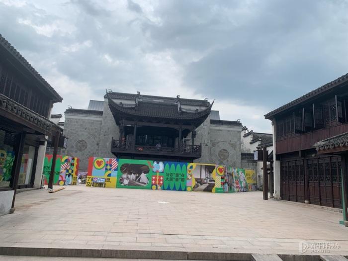 地下党员奉命传递情报，见到接头人后：爸，你比我藏得深